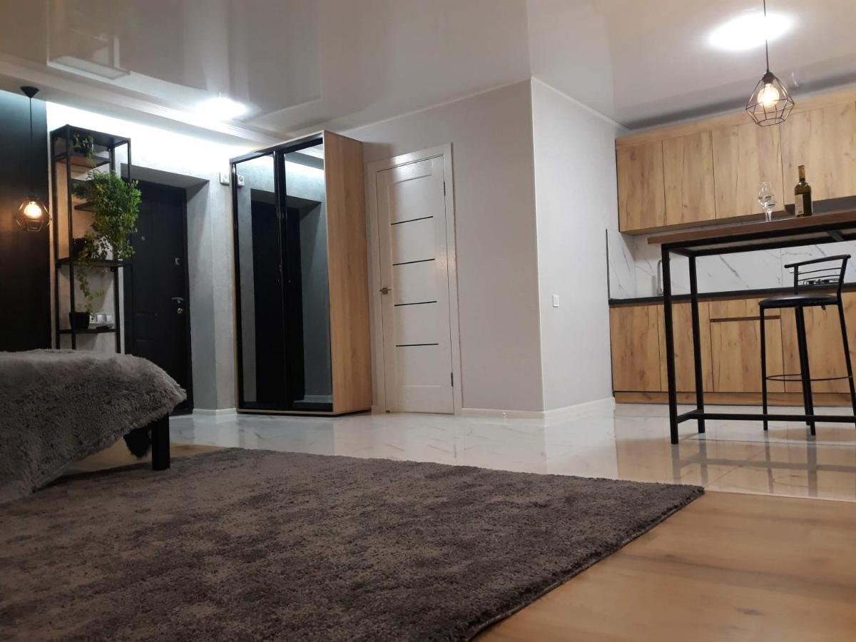 Апартаменты На Проспекте Почтовый Kryvyj Rih Esterno foto