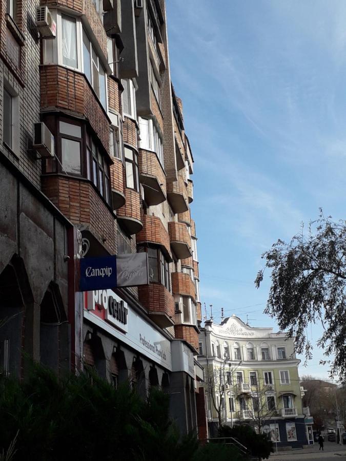 Апартаменты На Проспекте Почтовый Kryvyj Rih Esterno foto