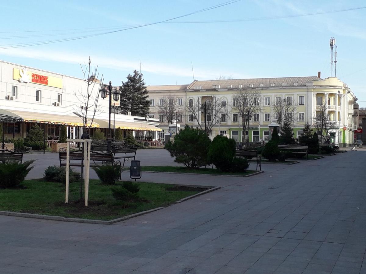 Апартаменты На Проспекте Почтовый Kryvyj Rih Esterno foto